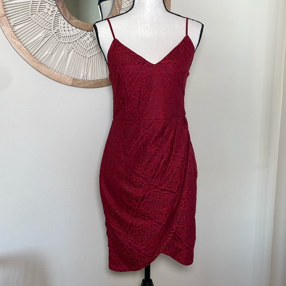 lulus red lace bodycon dress size Large NWT - Picture 2 of 12